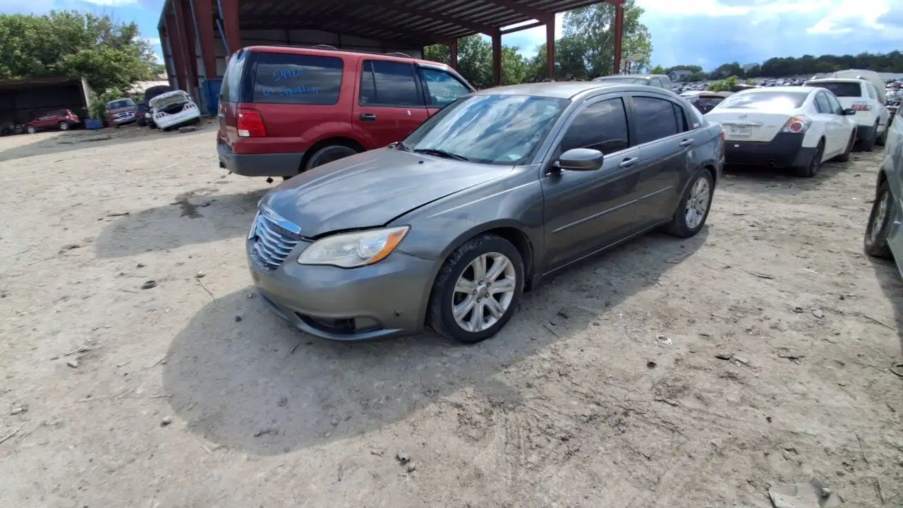 Photo of 2013 Chrysler 200