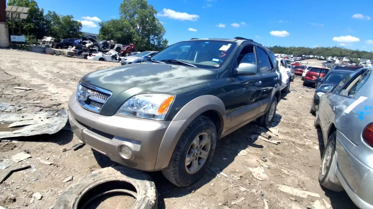 Photo of 2004 Kia Sorento