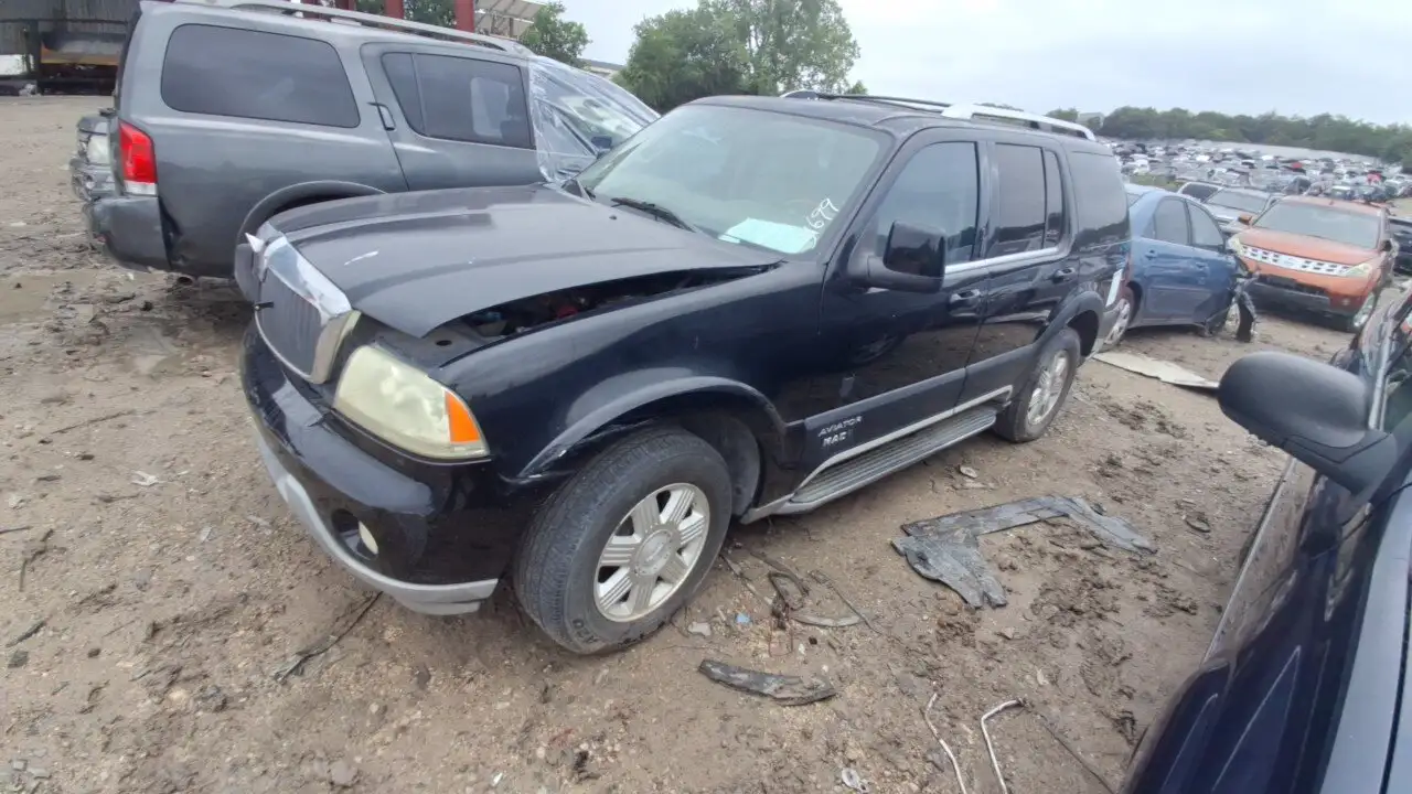 Photo of 2004 Lincoln Aviator