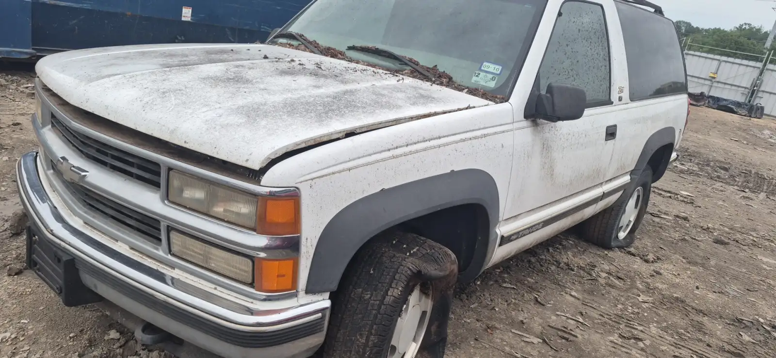 Photo of 1999 Chevrolet Tahoe