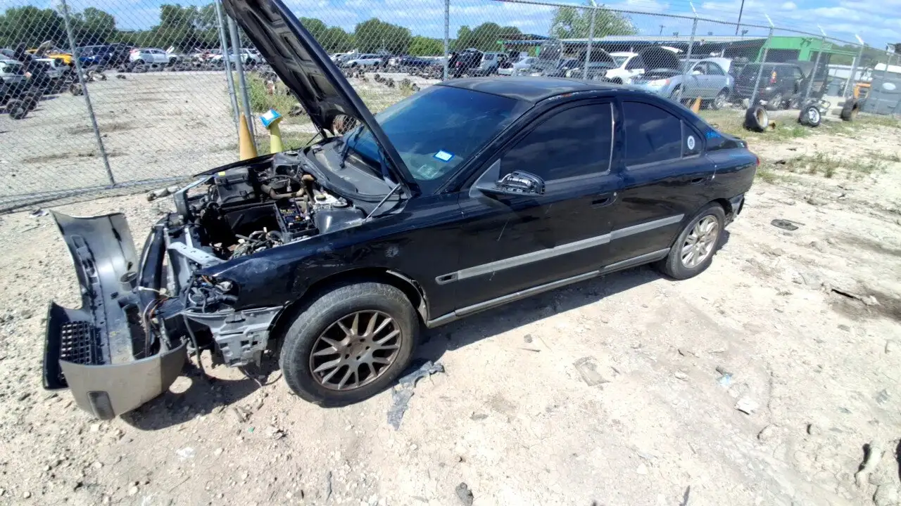 Photo of 2004 Volvo S60