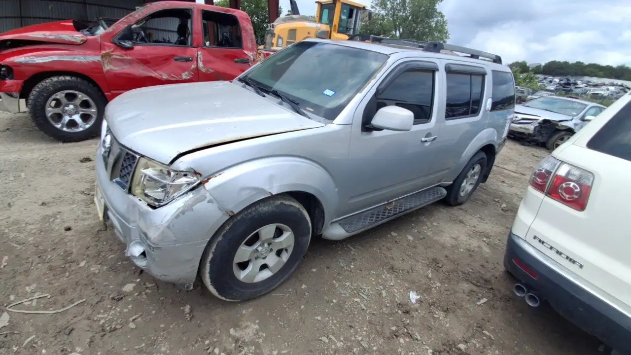 Photo of 2005 Nissan Pathfinder