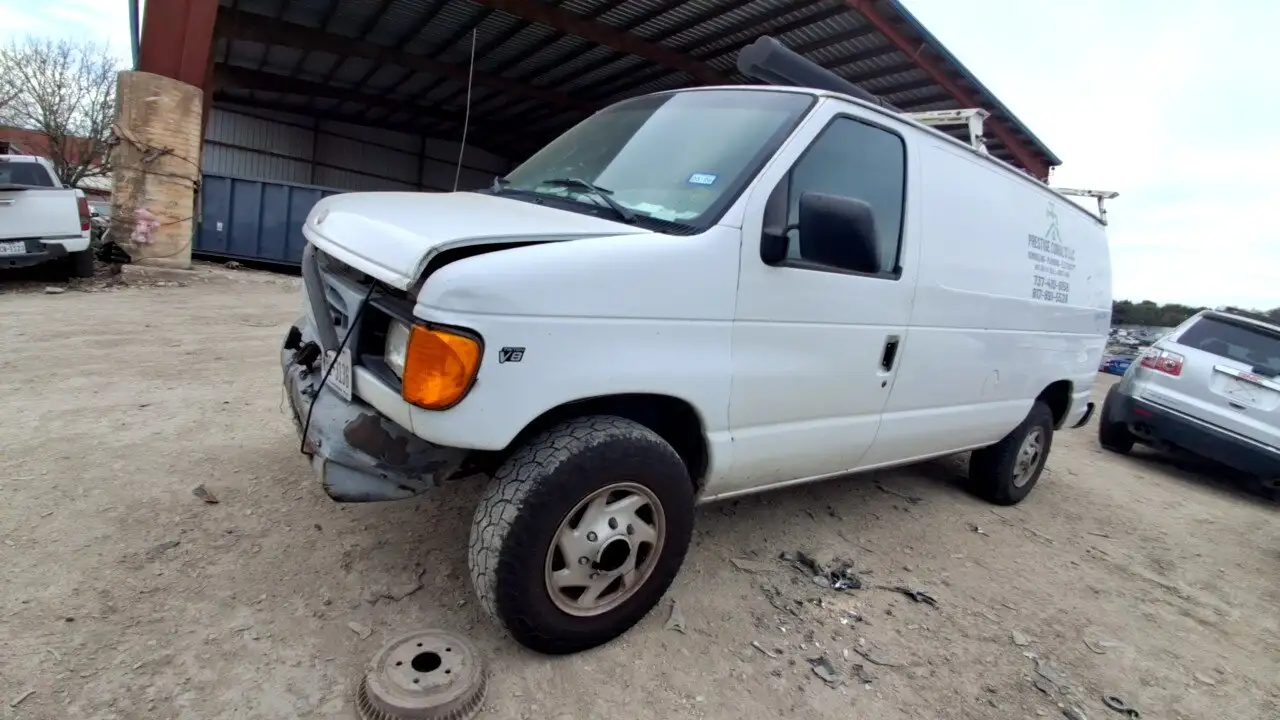 Photo of 2001 Ford E-350 Super Duty