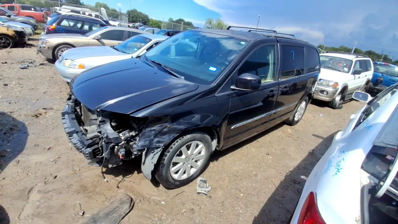 Photo of 2014 Chrysler Town & Country