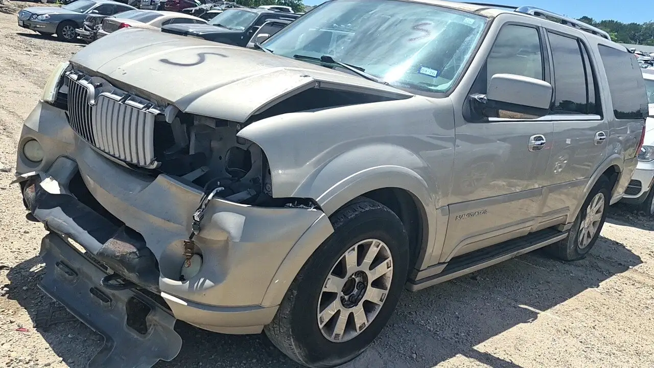 Photo of 2004 Lincoln Navigator