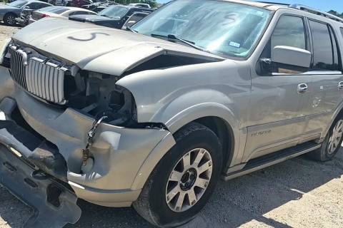 Photo of 2004 Lincoln Navigator