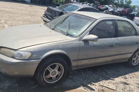 Photo of 1998 Toyota Camry