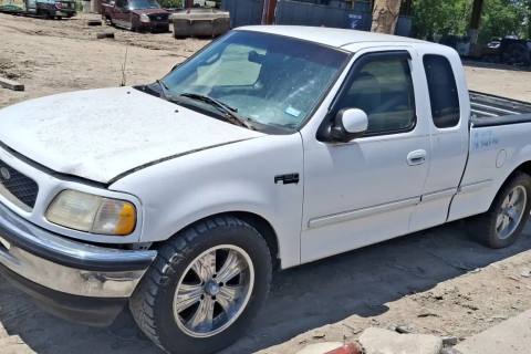 Photo of 1998 Ford F-150