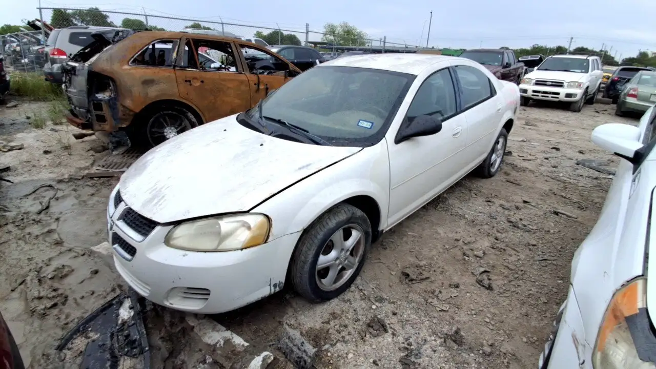 Photo of 2006 Dodge Stratus