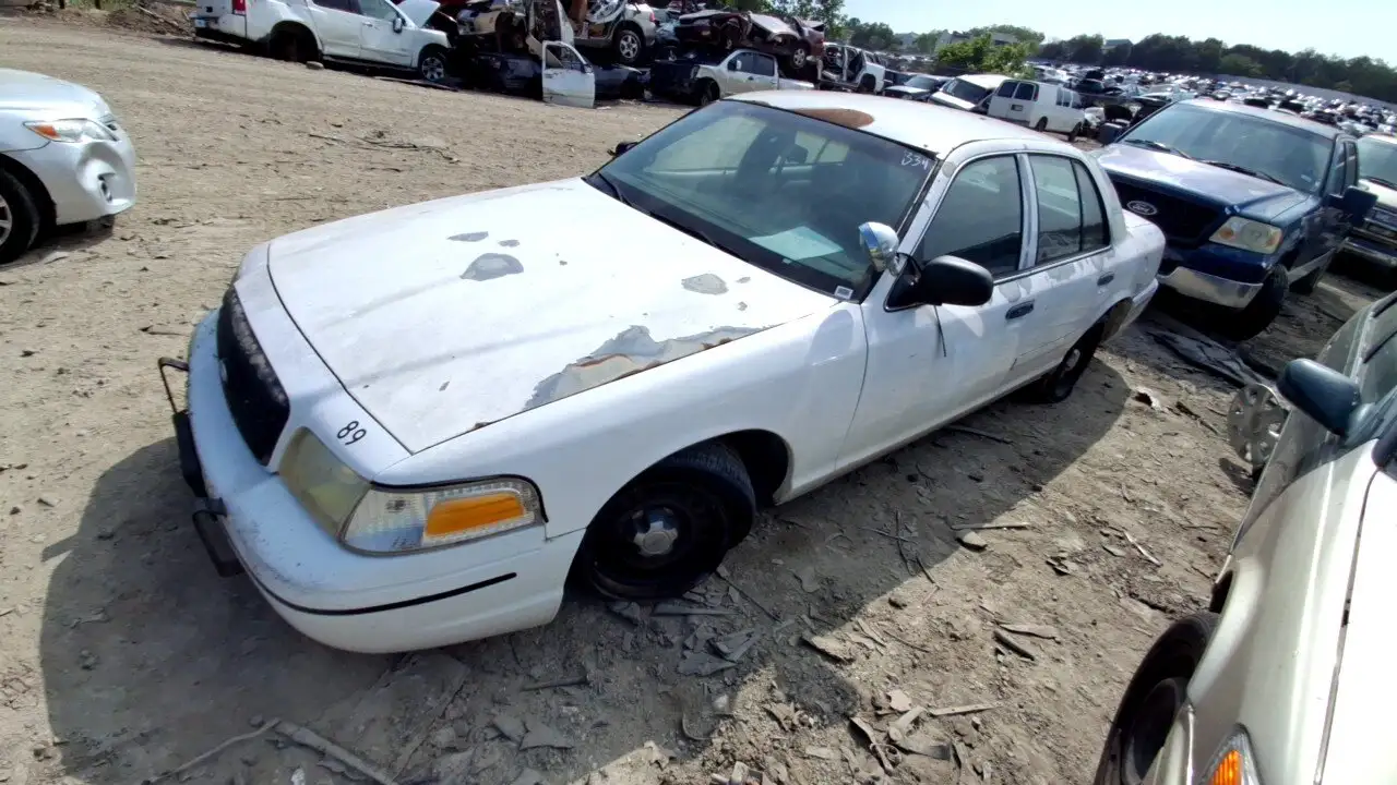 Photo of 2000 Ford Crown Victoria
