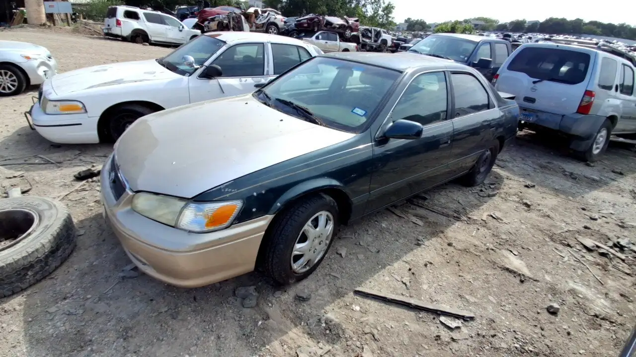 Photo of 2000 Toyota Camry