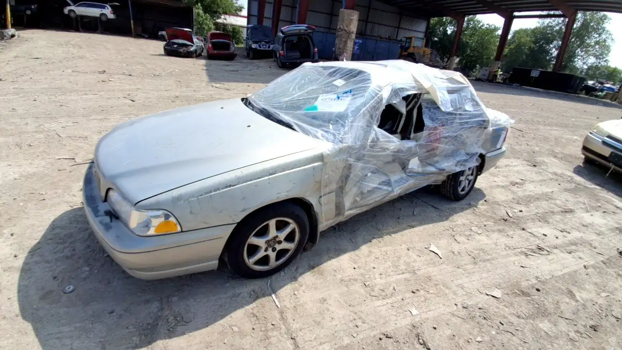 Photo of 2000 Volvo S70