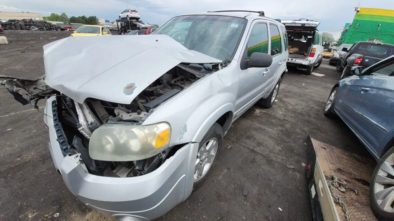 Photo of 2005 Ford Escape