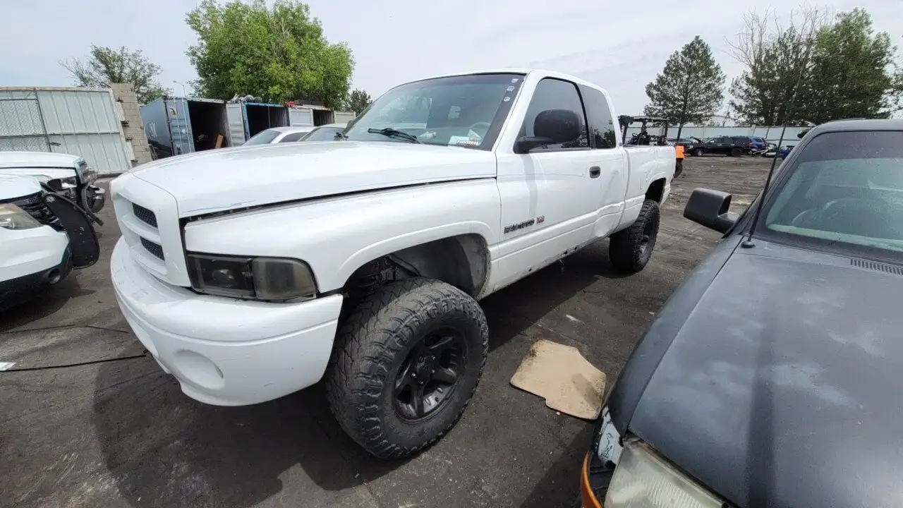 Photo of 2001 Dodge Ram 1500
