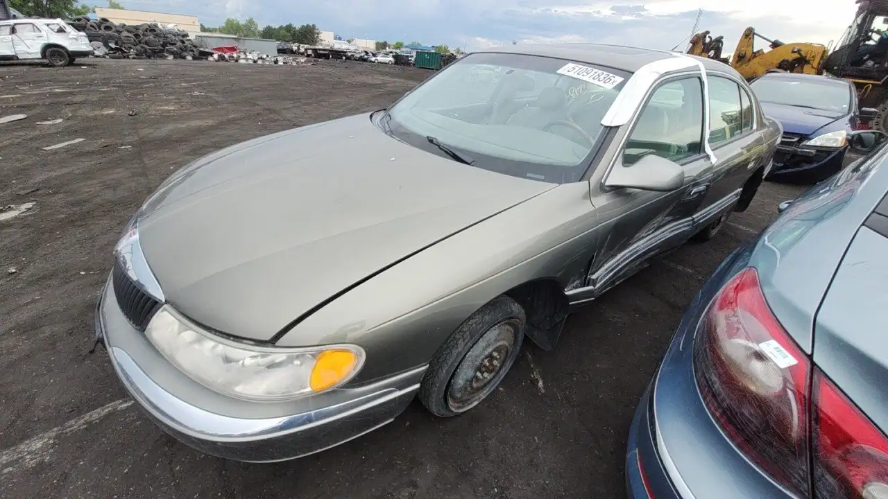 Photo of 2000 Lincoln Continental