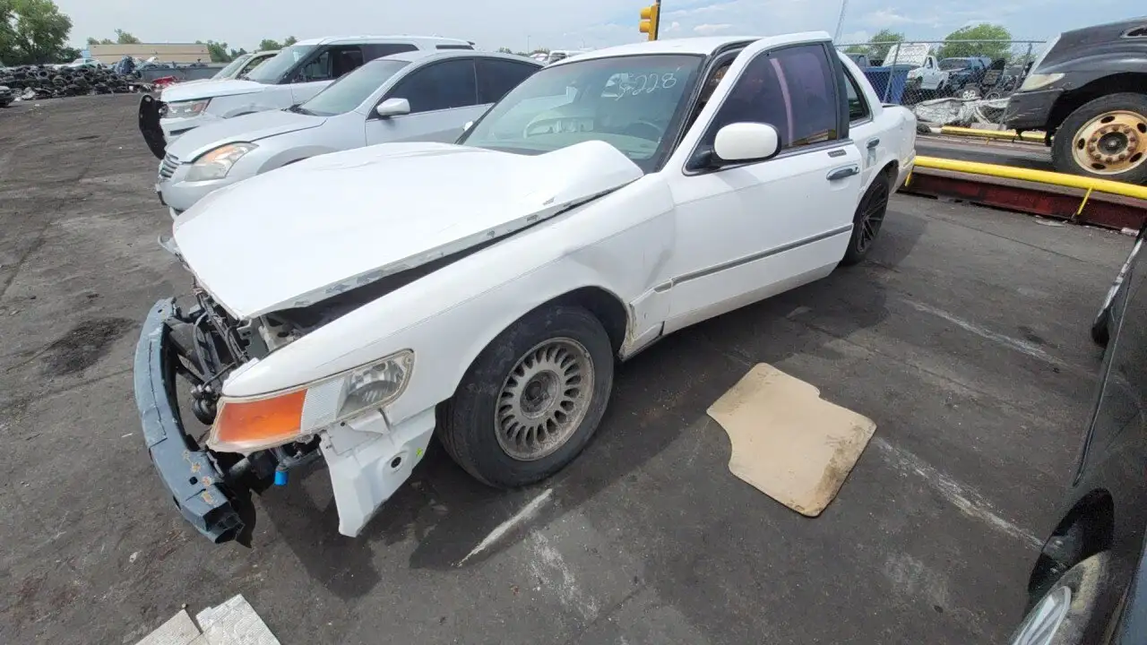 Photo of 2000 Mercury Grand Marquis