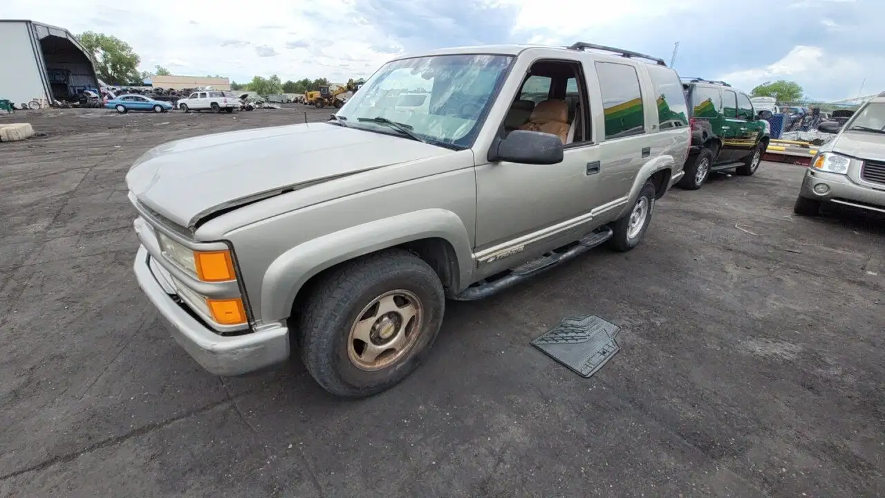 Photo of 2000 Chevrolet Tahoe