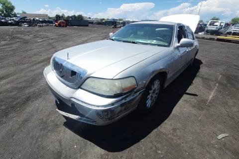 Photo of 2004 Lincoln Town Car