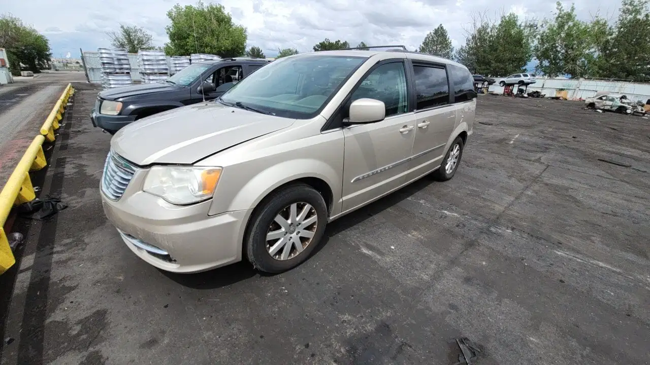 Photo of 2013 Chrysler Town & Country