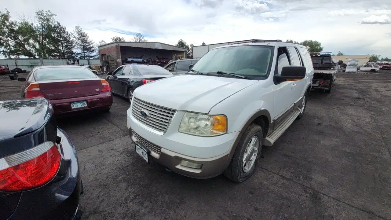 Photo of 2004 Ford Expedition