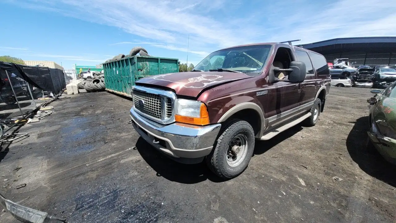 Photo of 2001 Ford Excursion