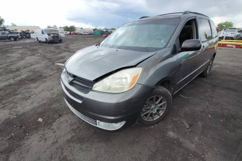 Photo of 2005 Toyota Sienna