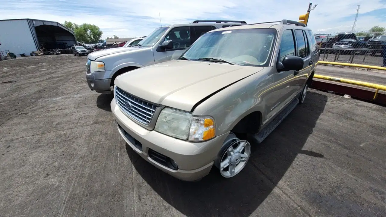 Photo of 2005 Ford Explorer