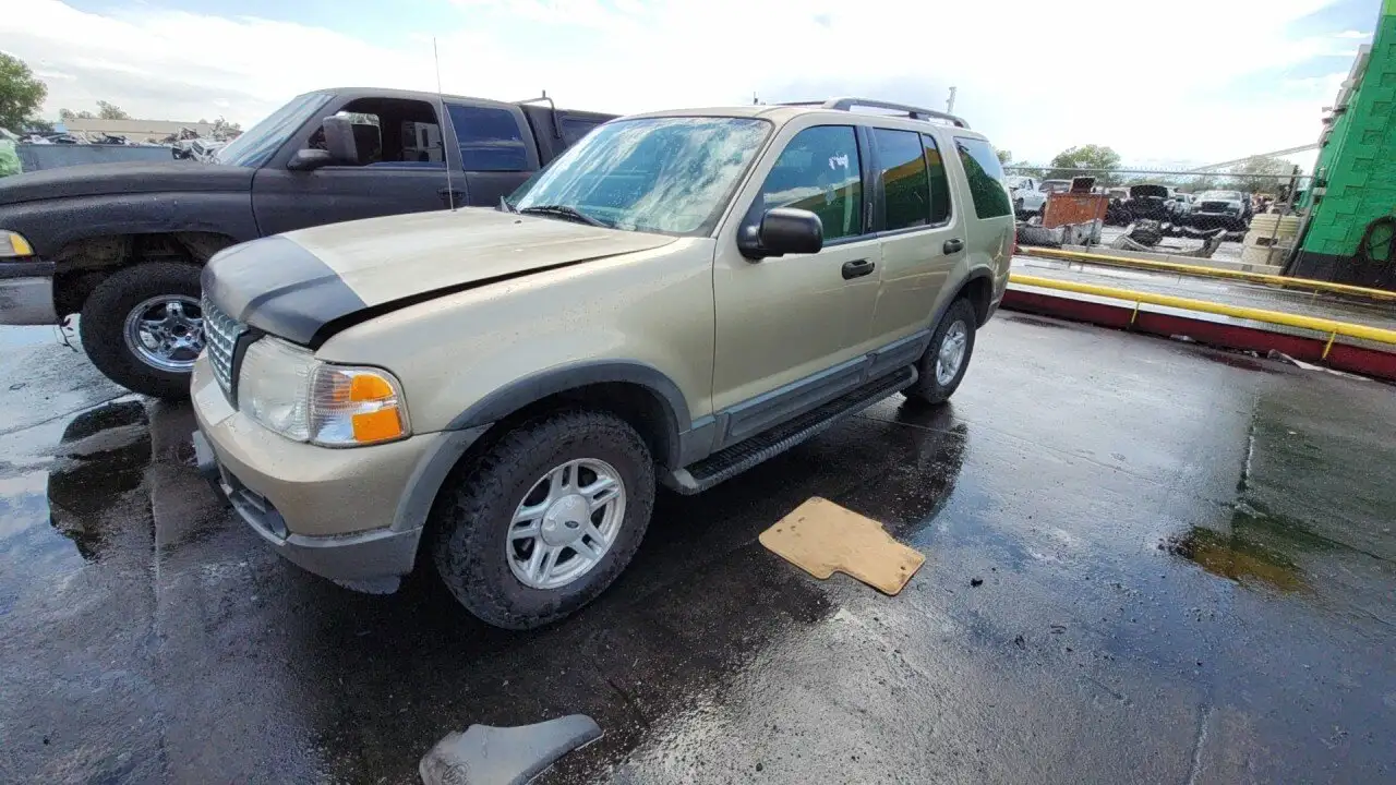 Photo of 2003 Ford Explorer