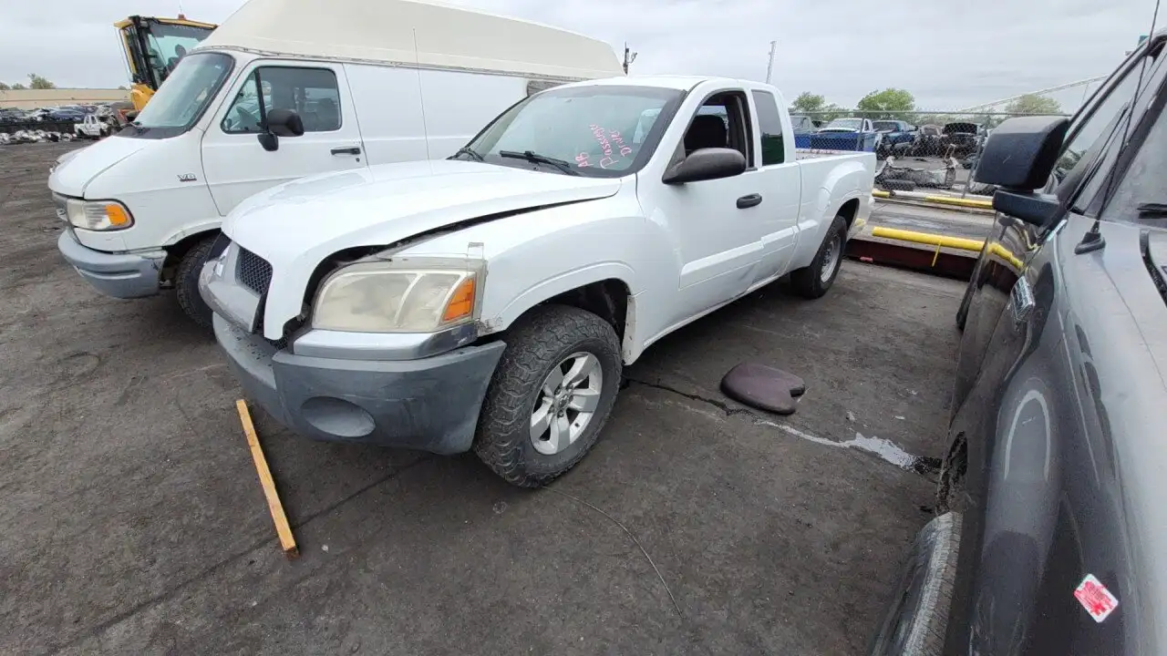 Photo of 2007 Mitsubishi Raider