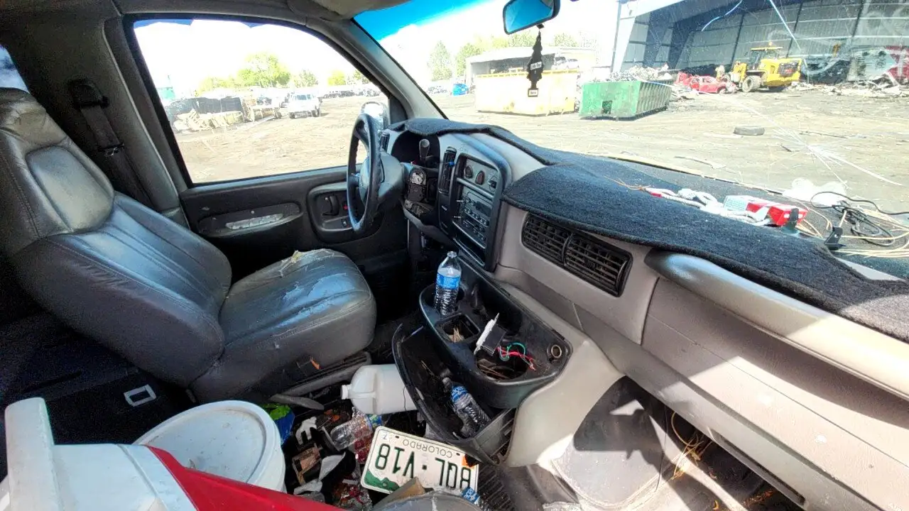 Photo of 2001 Chevrolet Express 3500