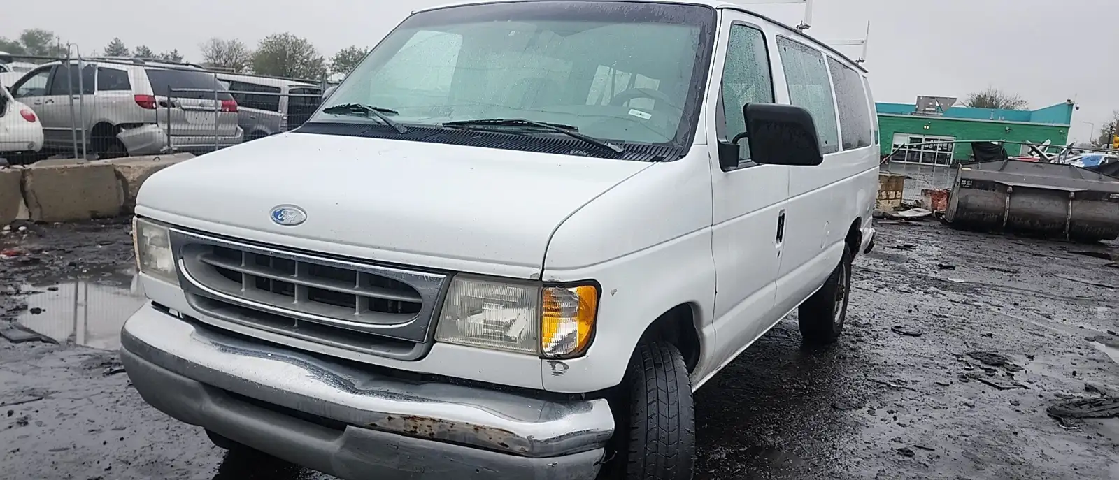 Photo of 1997 Ford E-350 Econoline Club Wagon