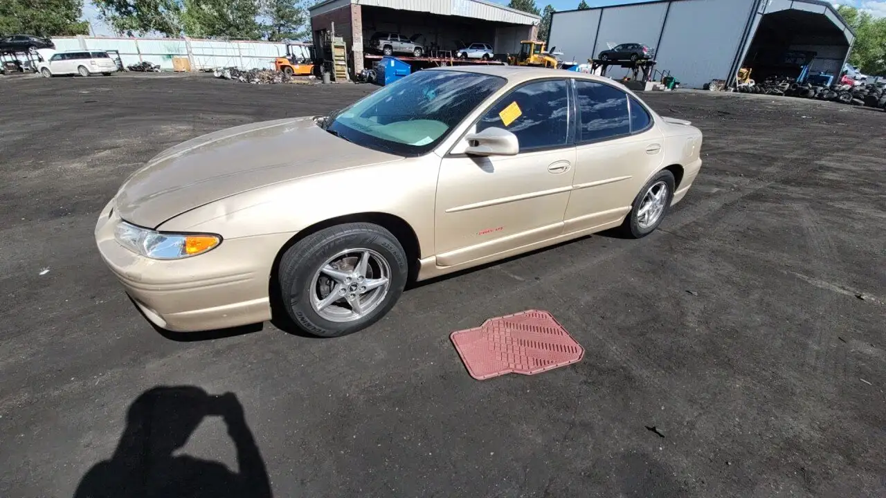 Photo of 2001 Pontiac Grand Prix