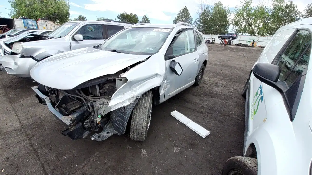 Photo of 2015 Nissan Rogue Select