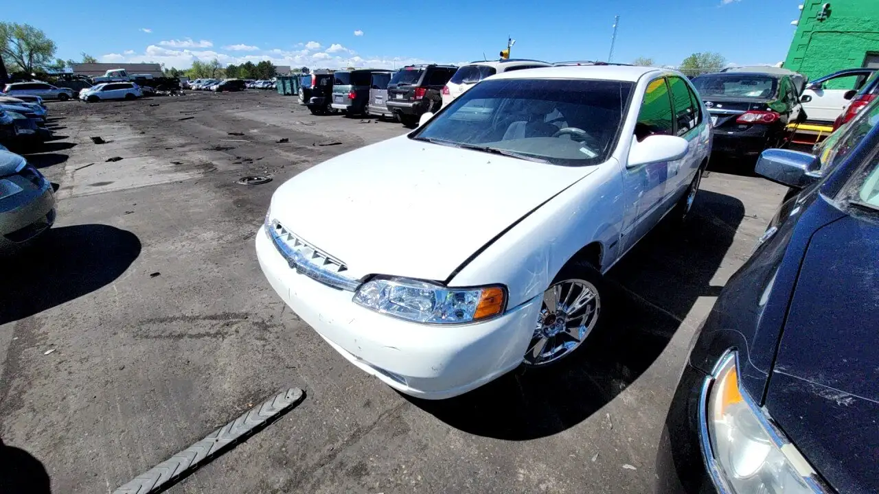 Photo of 2000 Nissan Altima