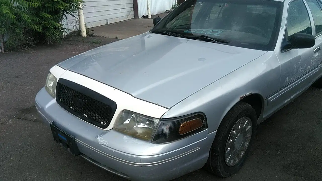 Photo of 2003 Ford Crown Victoria