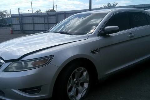 Photo of 2011 Ford Taurus