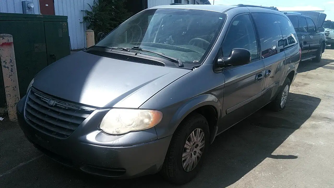 Photo of 2006 Chrysler Town & Country