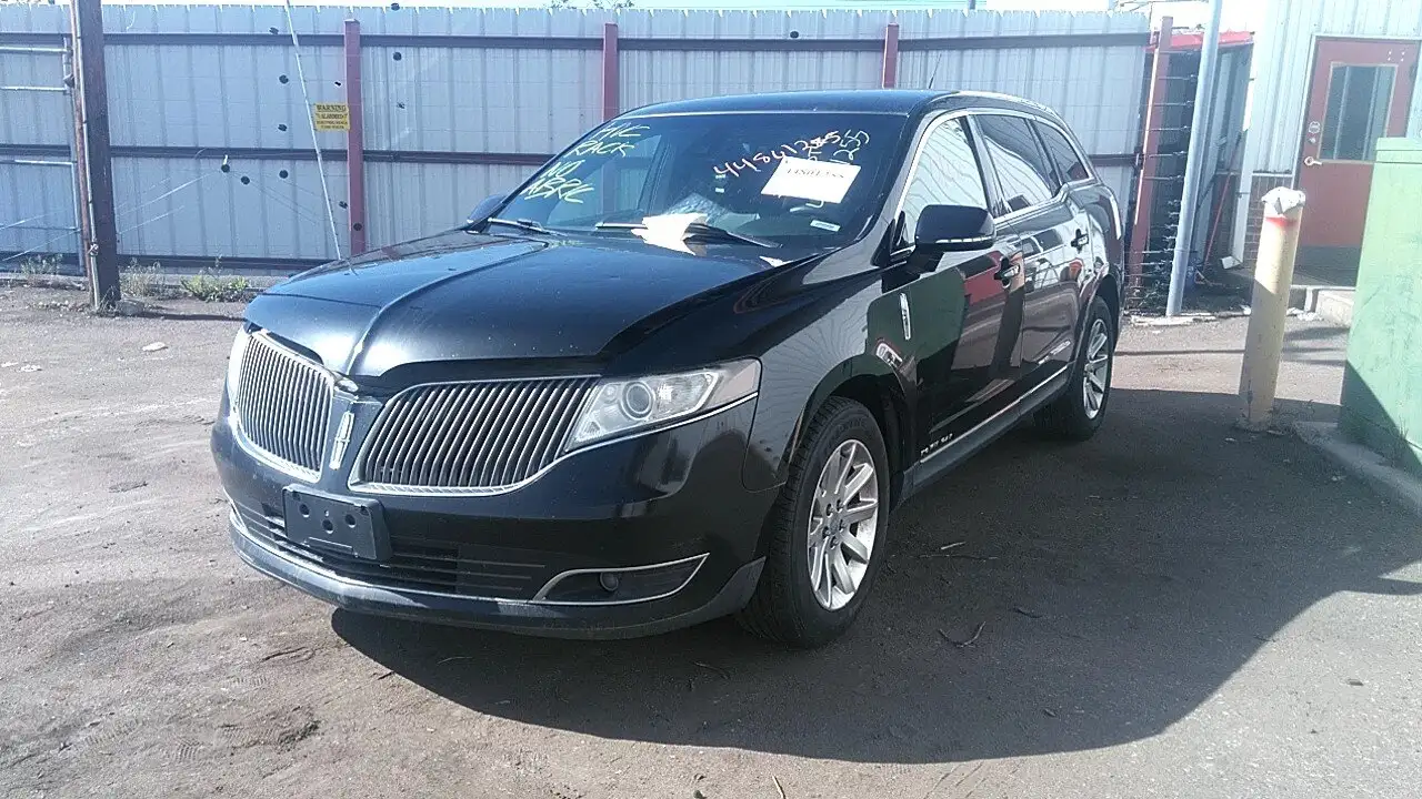Photo of 2014 Lincoln Mkt Town Car