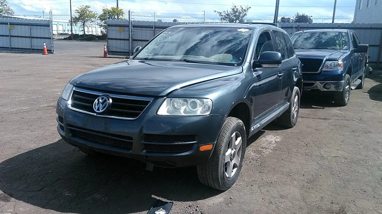 Photo of 2004 Volkswagen Touareg