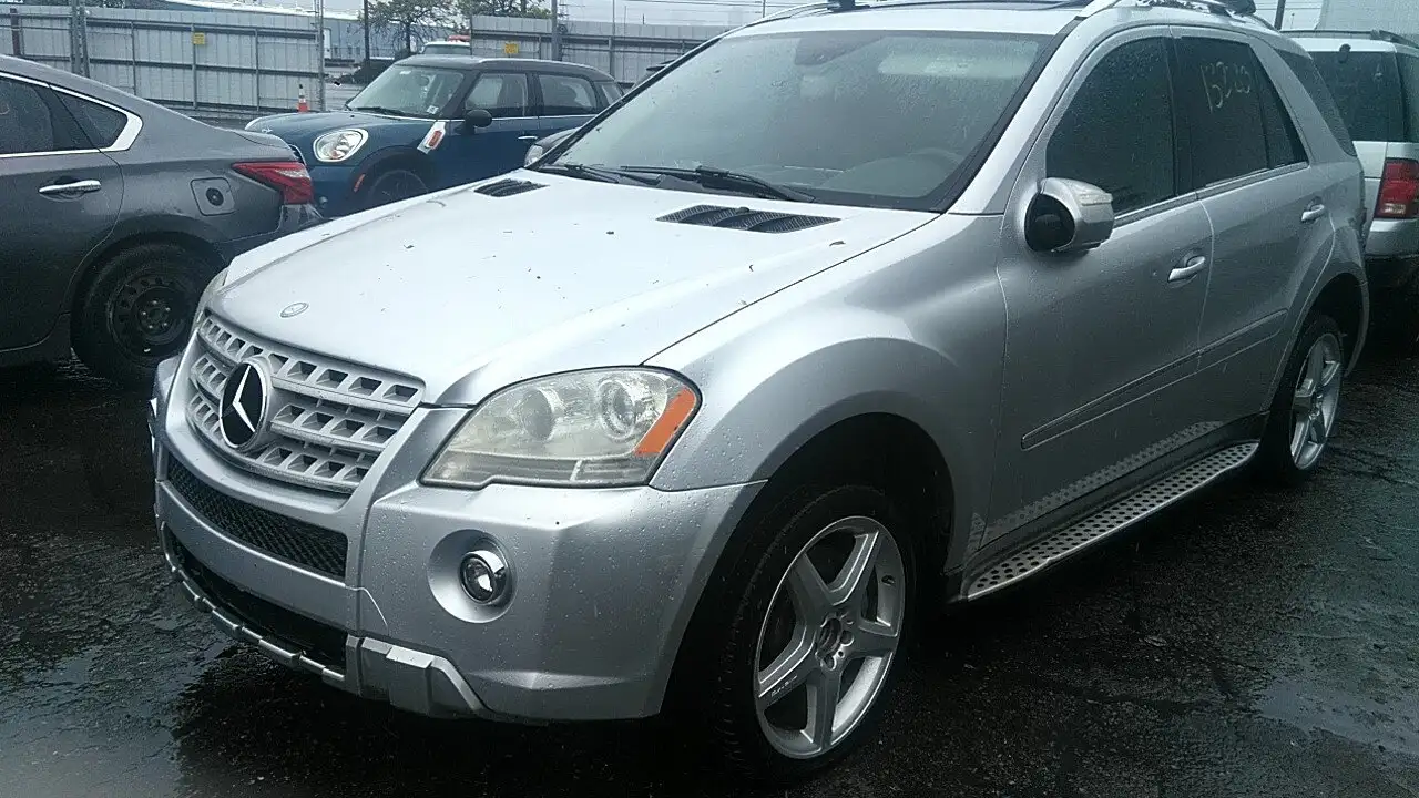 Photo of 2009 Mercedes-Benz Ml550