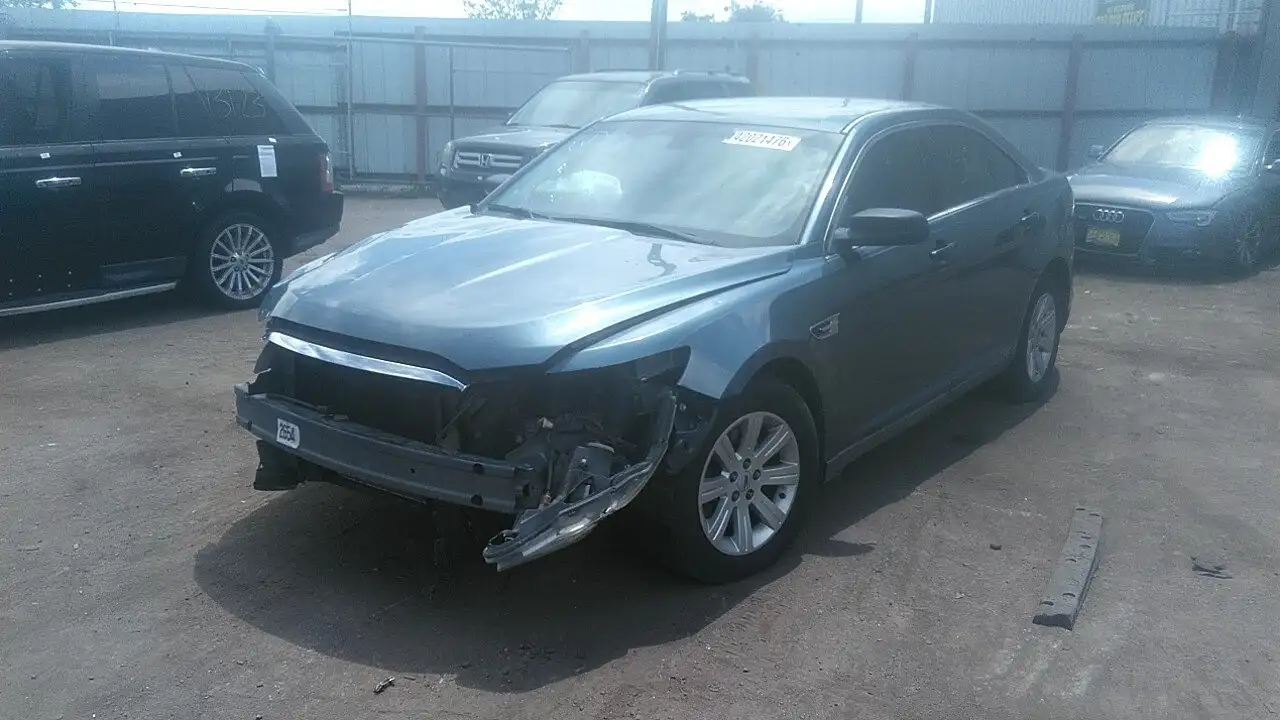 Photo of 2010 Ford Taurus