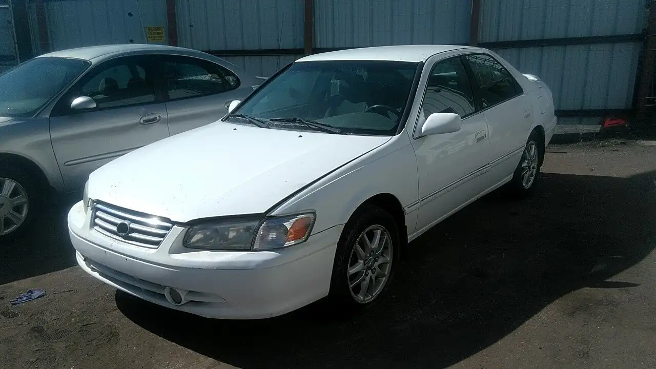 Photo of 2000 Toyota Camry