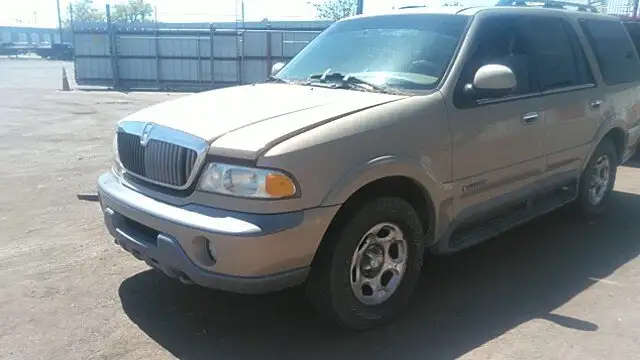 Photo of 1999 Lincoln Navigator
