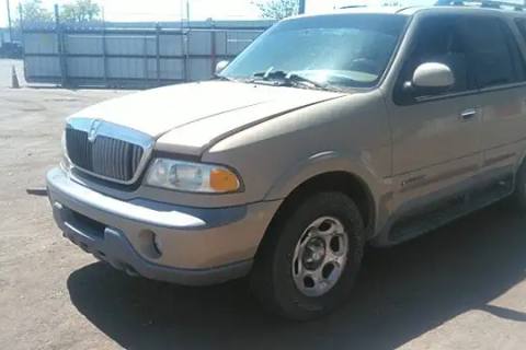 Photo of 1999 Lincoln Navigator