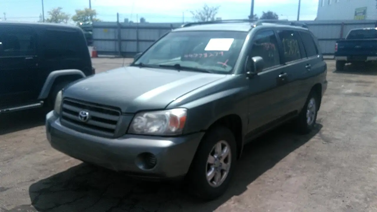 Photo of 2004 Toyota Highlander