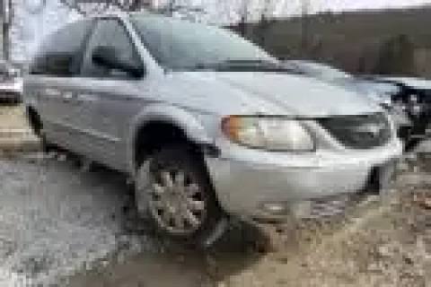 Photo of 2004 Chrysler Town & Country