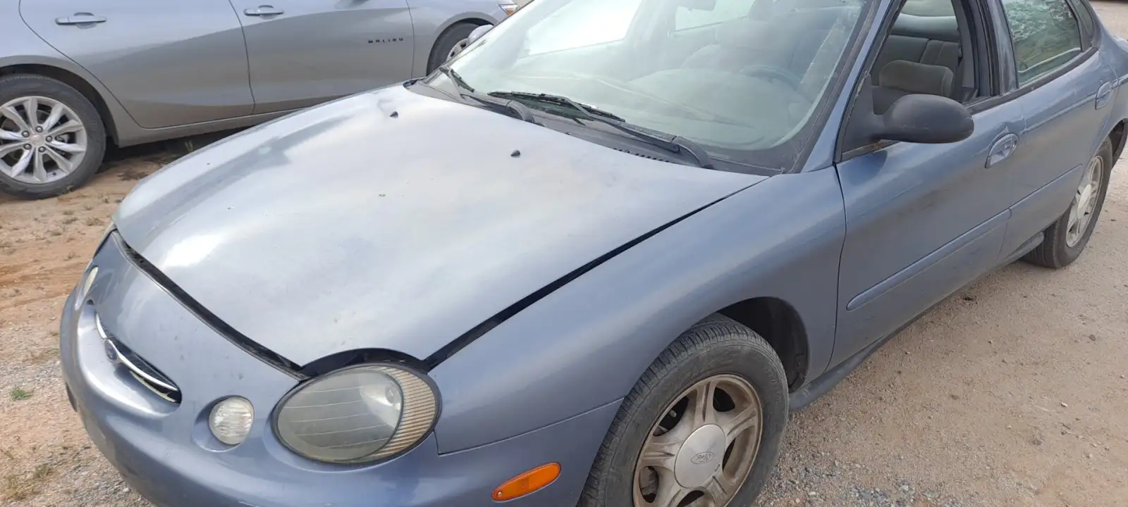 Photo of 1999 Ford Taurus