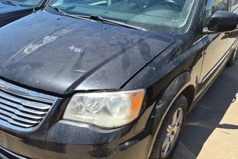 Photo of 2013 Chrysler Town & Country