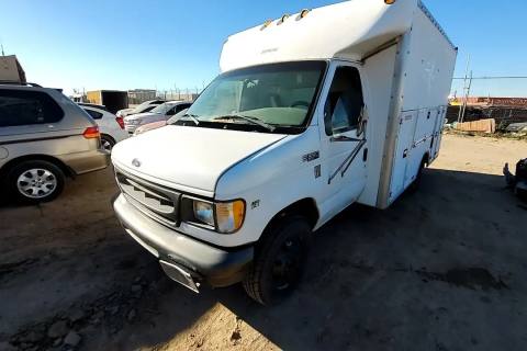 Photo of 2002 Ford E-350 Super Duty