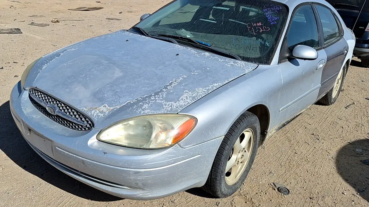 Photo of 2002 Ford Taurus